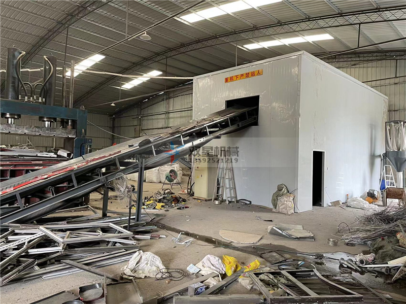 鋁合金破碎機設備的價格取決於其型號、規格、產能和品牌等因素。因此,無法給出具體的價格。一般而言,鋁合金破碎機設備的價格在幾千到數十萬元人民幣不等。 鋁合金破碎機設備的價格取決於其型號、規格、產能和品牌等因素。因此,無法給出具體的價格。一般而言,鋁合金破碎機設備的價格在幾千到數十萬元人民幣不等。
